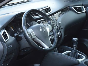 Nissan QASHQAI 1.2 TEKNA | LEDER | PANORAMADAK | CAMERA | NAVI | TREKHAAK | LED 